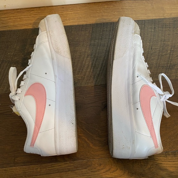 Low Top Nike Blazers (pink) - Picture 4 of 5